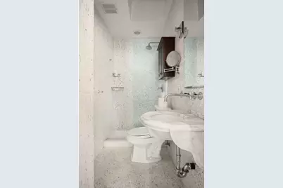 392 Bleecker Street #NA, New York City, NY 10014 - Photo 21