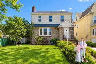 42-11 190th St, New York City, NY 11358 - Photo 17