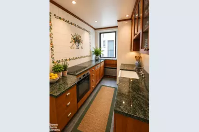 955 Lexington Avenue #11A, New York City, NY 10021 - Photo 3