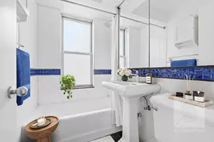 325 W 45th St, New York, NY 10036 - Photo 9