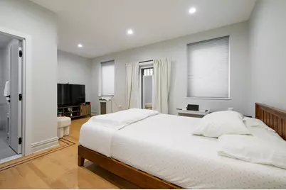 240 E 33rd Street, New York City, NY 10016 - Photo 19