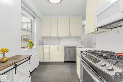 300 E 40th Street #16K, New York City, NY 10016 - Photo 3