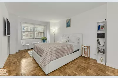 300 E 40th Street #16K, New York City, NY 10016 - Photo 5