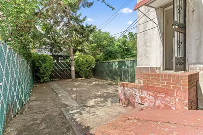 902 New York Avenue, Brooklyn, NY 11203 - Photo 9