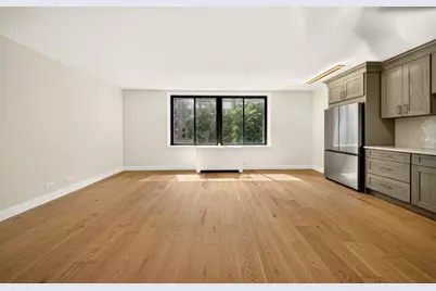161 W 61st Street #4H, New York, NY 10023 - Photo 3