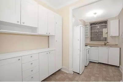 135 W 58th Street #1-CC, New York, NY 10019 - Photo 3