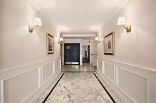 135 W 58th St, New York, NY 10019 - Photo 7
