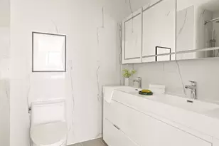 379 Ocean Pkwy, New York City, NY 11218 - Photo 11