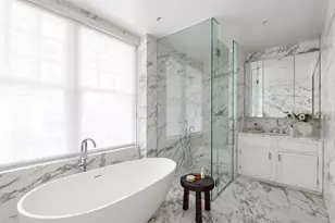150 E 72nd St, New York City, NY 10021 - Photo 9