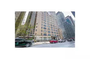210 E 47th St, New York City, NY 10017 - Photo 11