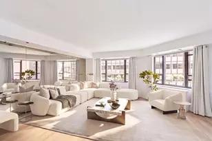 210 E 47th St, New York City, NY 10017 - Photo 3