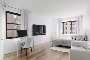 210 E 47th St, New York City, NY 10017 - Photo 7