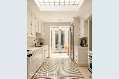 116 E 70th Street, New York, NY 10021 - Photo 11