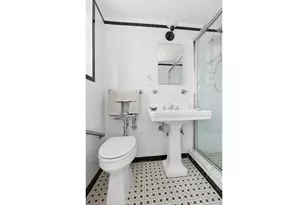 470 W 24th St, New York City, NY 10011 - Photo 11