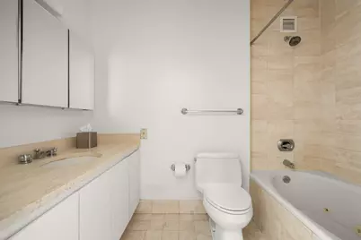 200 E 61st Street #8A, New York City, NY 10065 - Photo 3
