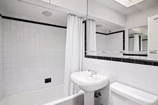 72 Perry St, New York City, NY 10014 - Photo 5