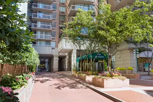 235 E 40th St, New York City, NY 10016 - Photo 17