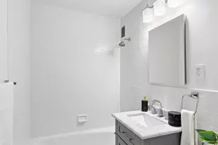 225 E 57th St, New York City, NY 10022 - Photo 9