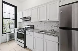605 Vanderbilt Ave, New York City, NY 11238 - Photo 3