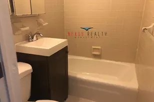 23-35 31st St, New York City, NY 11105 - Photo 11