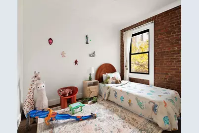 21-06 35th Street #3E, New York City, NY 11105 - Photo 3