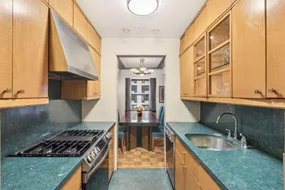 301 E 48th Street #8F, New York City, NY 10017 - Photo 3