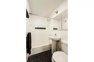 410 W 23rd St, New York City, NY 10011 - Photo 5
