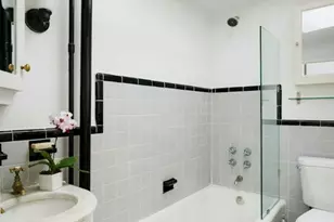 31 Gramercy Pk S, New York, NY 10003 - Photo 9