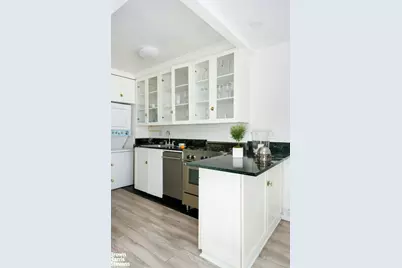 31 Gramercy Park S #4B, New York, NY 10003 - Photo 7