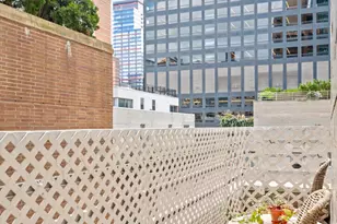 200 E 57th St, New York City, NY 10022 - Photo 15