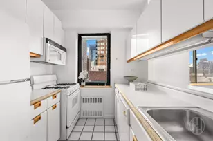 45 W 67th St, New York City, NY 10023 - Photo 9