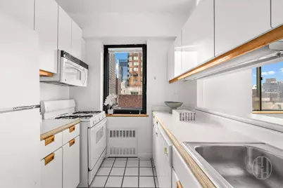 45 W 67th Street #14H, New York, NY 10023 - Photo 9