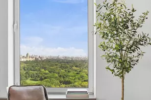 106 Central Park S, New York City, NY 10019 - Photo 19