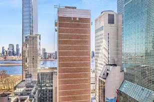 310 E 46th St, New York City, NY 10017 - Photo 3