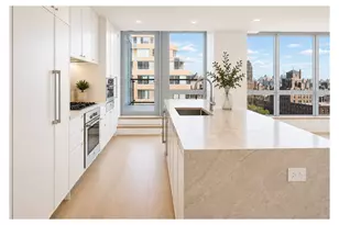 212 W 72nd St, New York, NY 10023 - Photo 3