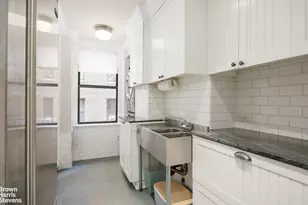 171 W 79th St, New York City, NY 10024 - Photo 9