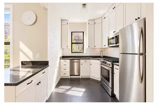 323 W 83rd St, New York City, NY 10024 - Photo 11