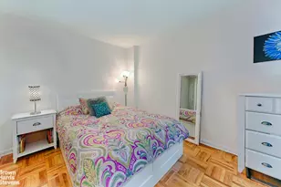 300 E 40th St, New York City, NY 10016 - Photo 3