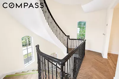 1233 Todt Hill Road, New York, NY 10304 - Photo 9