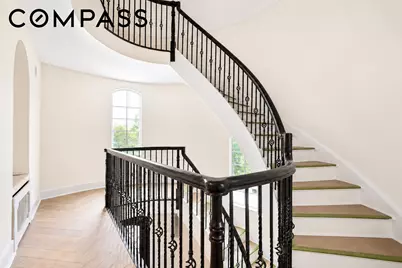 1233 Todt Hill Road, New York, NY 10304 - Photo 7