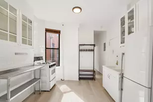 349 W 44th St, New York City, NY 10036 - Photo 5