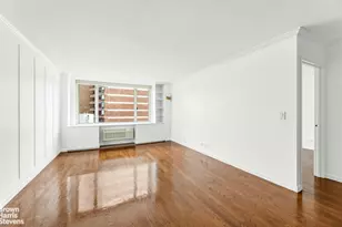 130 W 67th St, New York City, NY 10023 - Photo 3