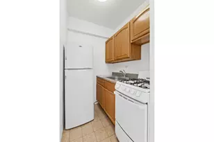 225 E 46th St, New York City, NY 10017 - Photo 5