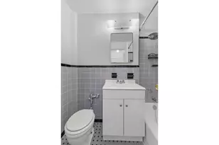 225 E 46th St, New York City, NY 10017 - Photo 3