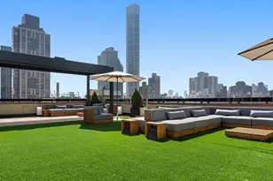 305 E 61st St, New York, NY 10065 - Photo 21