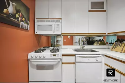 370 E 76th Street #B-707, New York City, NY 10021 - Photo 5
