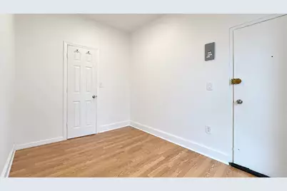 145 Franklin Street #Room 18, New York City, NY 11222 - Photo 3
