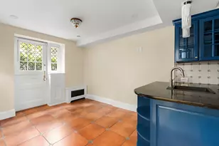 217 E 61st St, New York City, NY 10065 - Photo 9