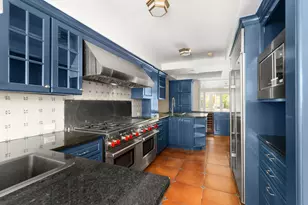 217 E 61st St, New York City, NY 10065 - Photo 7
