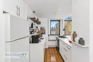 310 E 46th St, New York City, NY 10017 - Photo 3